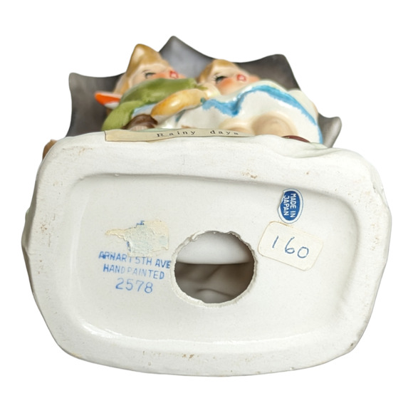 Hummel Figurine Little Boy And Girl Umbrella
VINTAGE - Picture 10 of 10